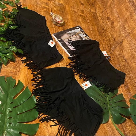 Women’s Black Fringe Hem Shorts from T-shirt Place 🇨🇦 Brand New sizes S & M - Picture 3 of 14